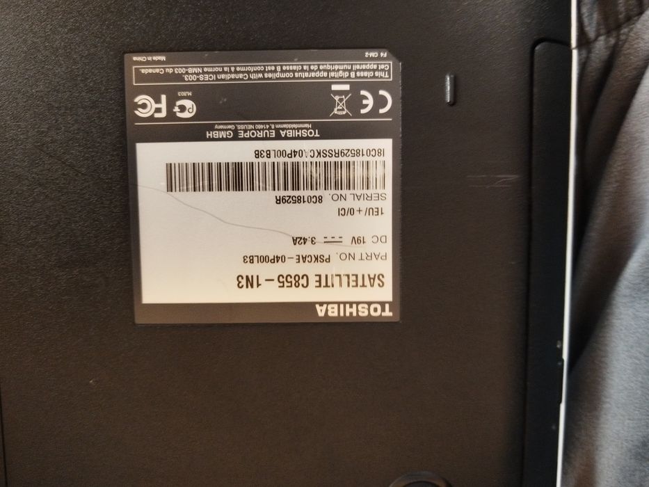 Лаптоп TOSHIBA satellite855