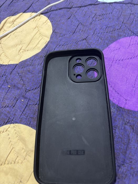 Vand 2 huse de 14 pro max si una de 15