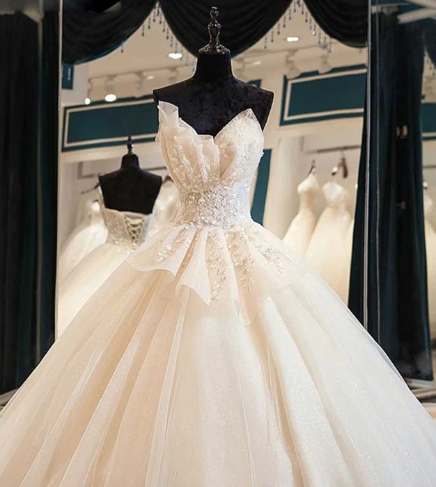 Дизайнерска сватбена рокля