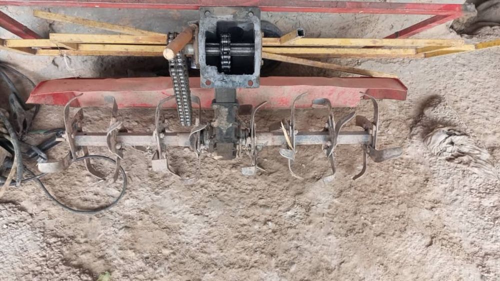 Mini Tractor Zubr 1105