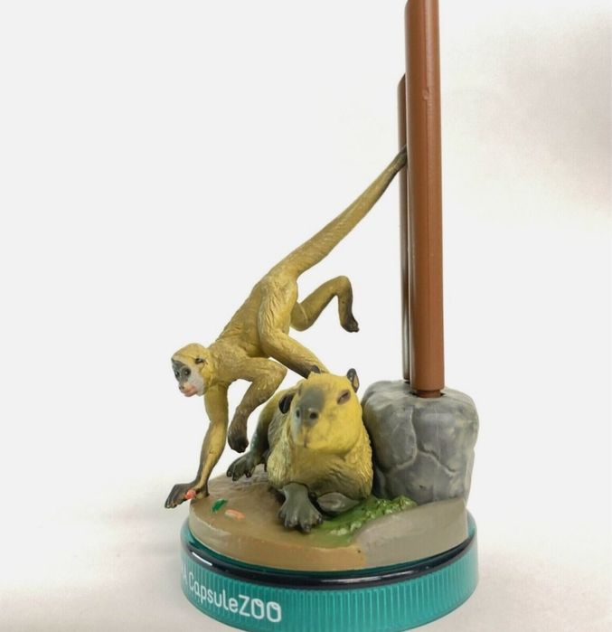 игрушка капибара и обезьянка