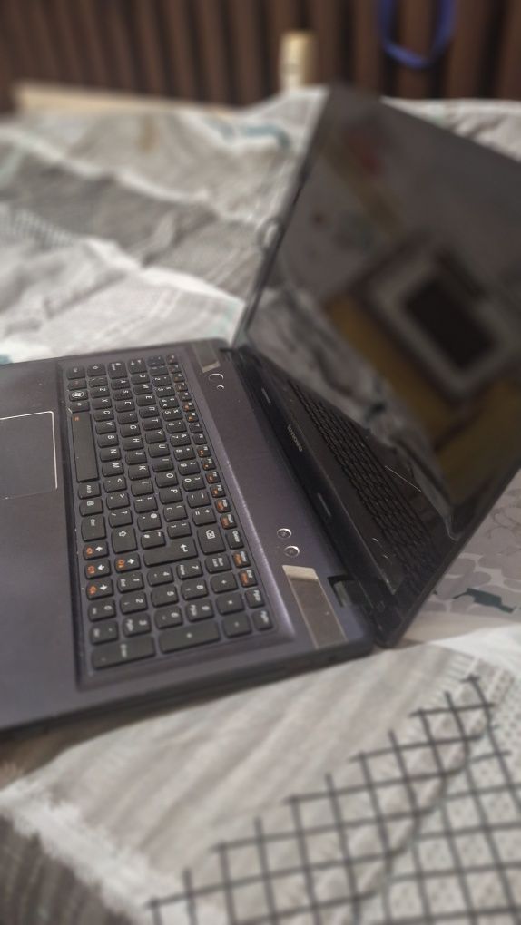 Продавам Laptop  lenovo