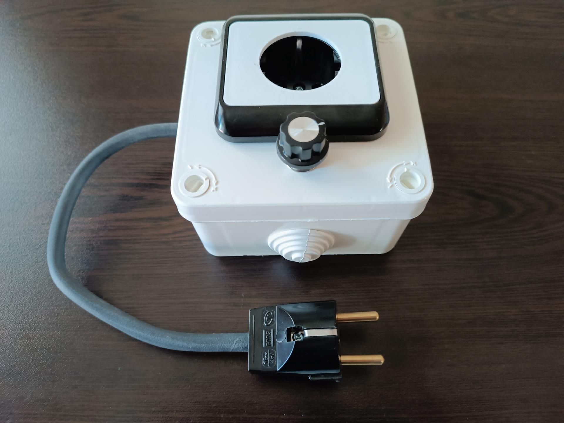 Регулатори на Обороти за Ел. Двигатели до 4 000 W / 230 VAC