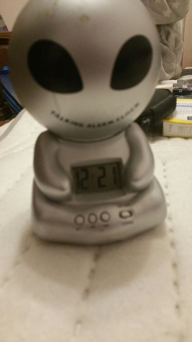 Ceas desteptator  ROBOTEL pentru camera COPILULUI