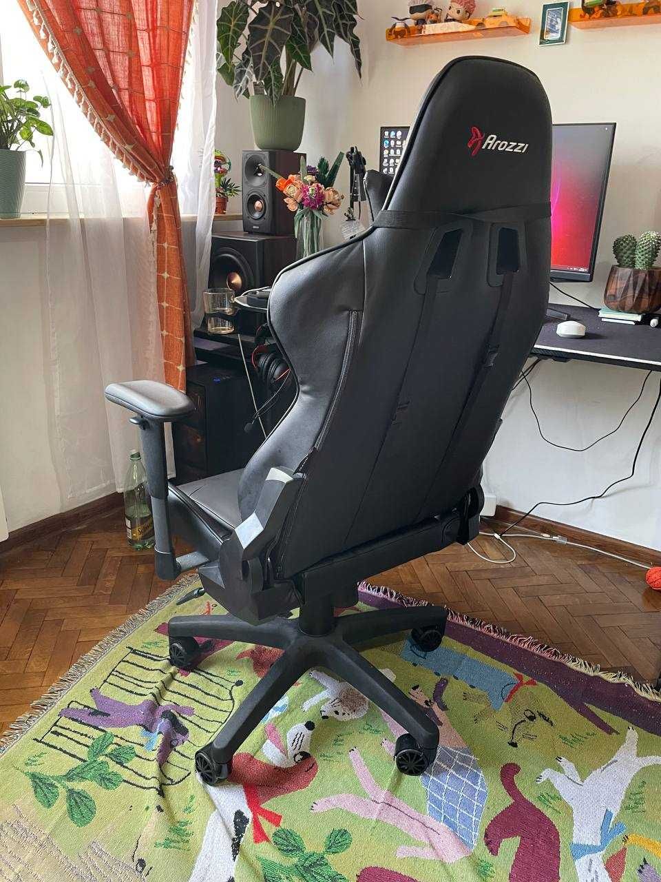 Геймърски стол / Arozzi Verona v2, в черно. в перфектно състояние