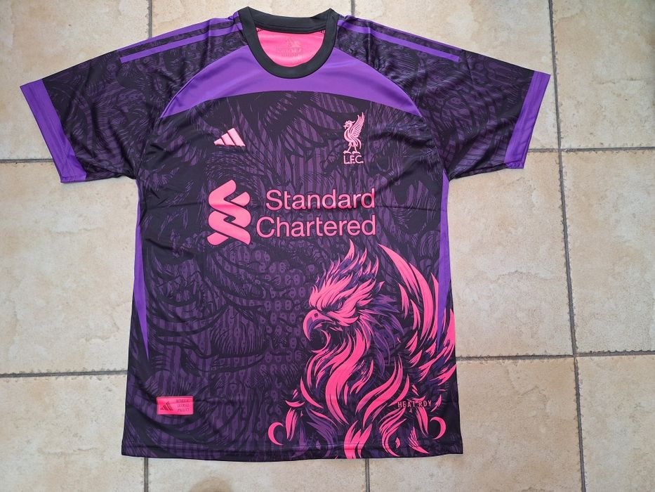 Неонова футболна фланелка на Ливърпул нов модел !!!