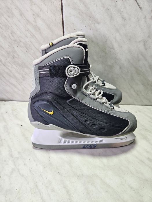 Patine 2069 hochei hockey Nike  marime  43 ( 28  cm)
