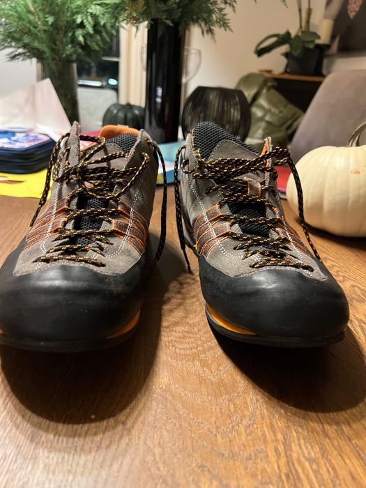 Обувки Scarpa номер 46