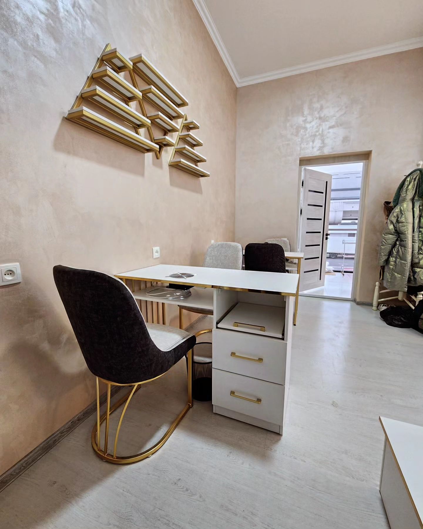 Manikyur stol loft маникюрный стол лофт