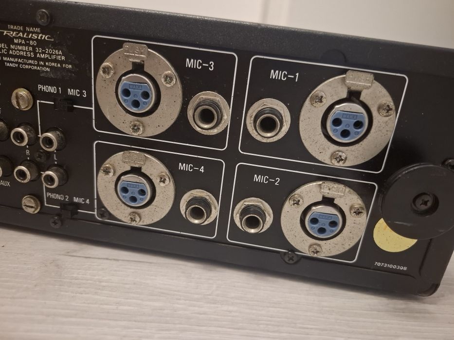 Amplifier Realistic 80 Wati solid state