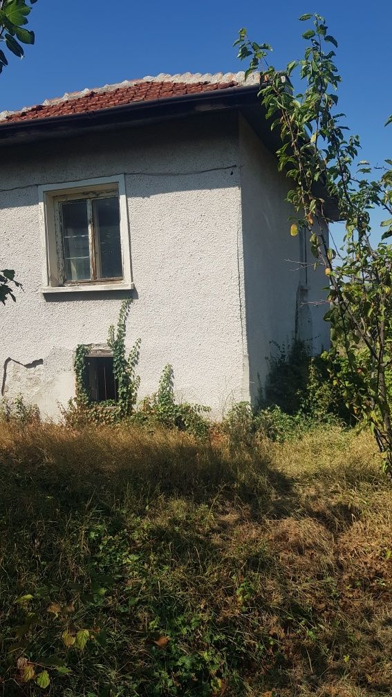 Продава къща в с.Овчарци общ.Сапарева баня