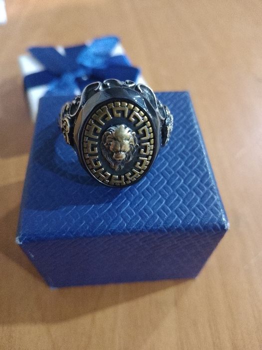 Печатка мужская лев