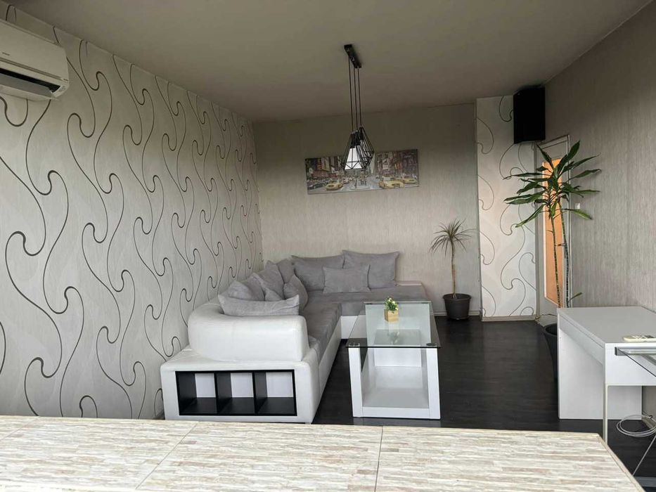 Двустаен апартамент в Каменица 2