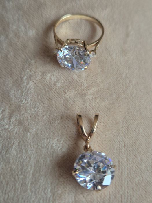 Комплект с голям циркон