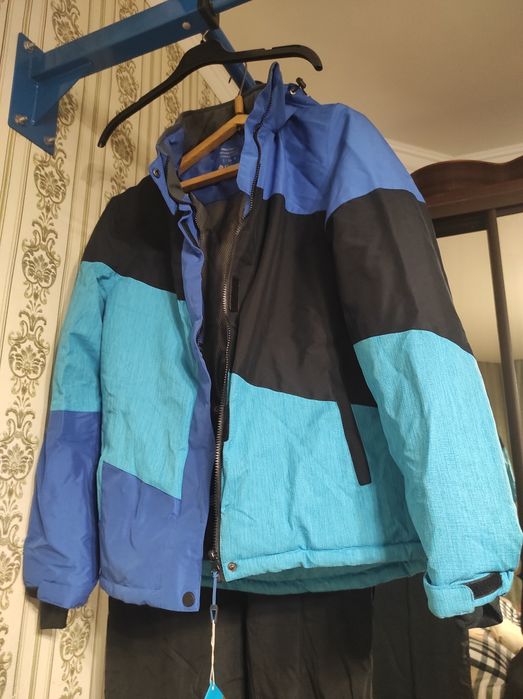 Лыжный костюм-комбинезон зимний