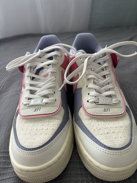 Намаление! Дамски спортни обувки Nike Air Force 1 Shadow с подарък