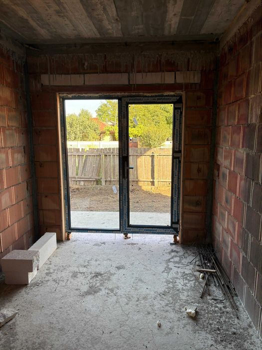 Casă P+M modernă la roșu