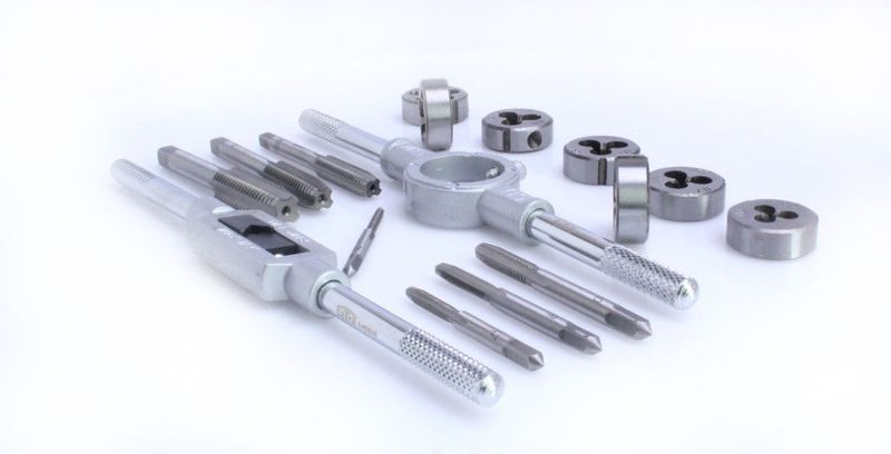 Комплект метчици и плашки 16 части м3-м12