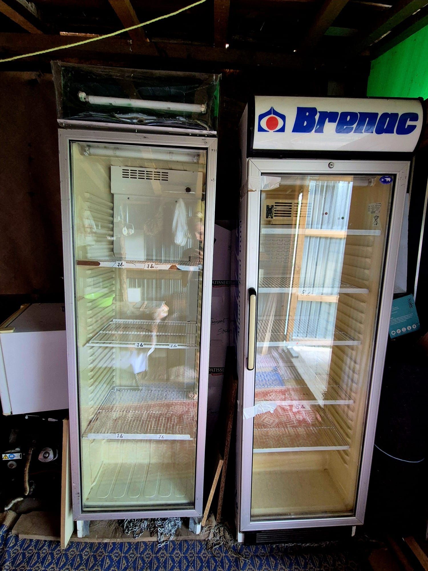 Vand 2 vitrine frigorifice