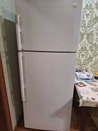 Продам работающий, отличный холодильник Daewoo
