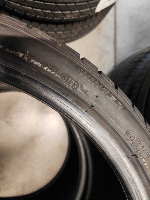 2бр. зимни гуми 285/30/21 Pirelli