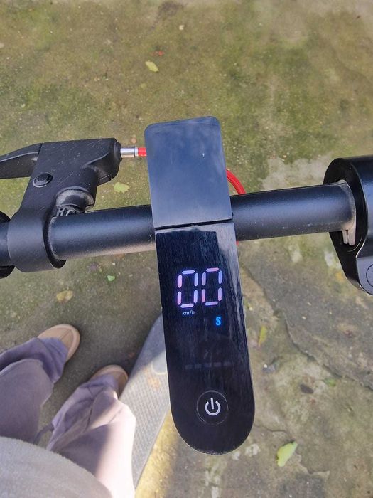 Trotinete Electrice , Autonomie 30km, Viteze 25km/h, Roti 8.5″