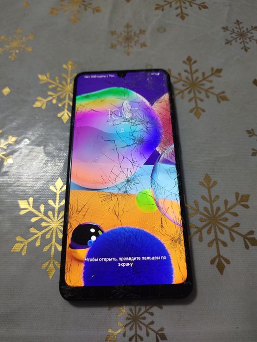 Samsung galaxy A 31 sotiladi singan karobka yuq