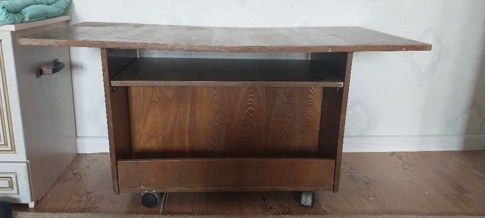 Журнальный стол  сатылады