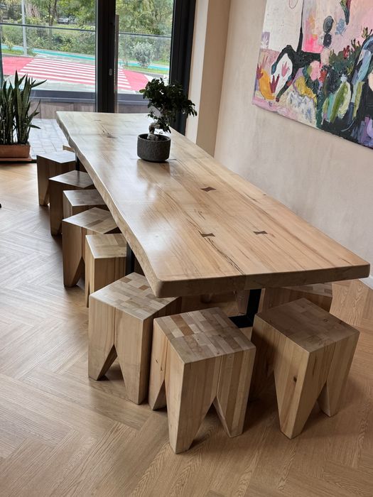 Vand masa de restaurant cu 16 scaune designer made