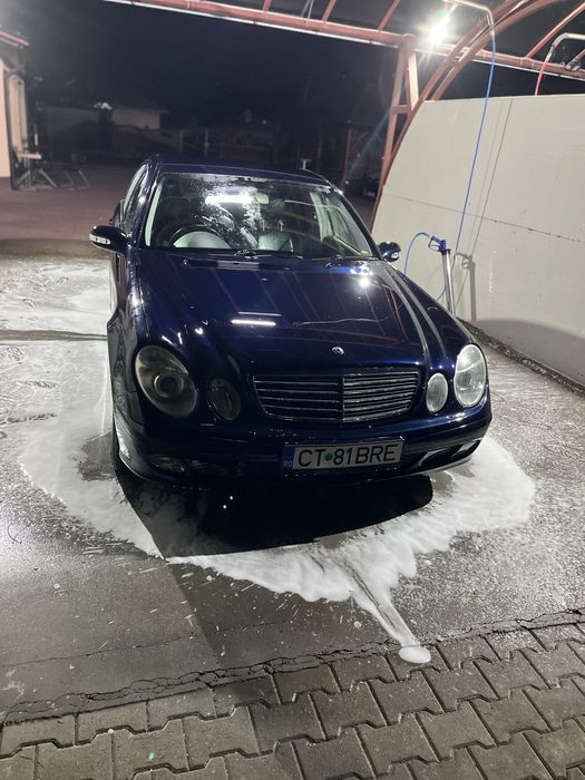 Volan pe dreapta Vand mercedes e 220 disel