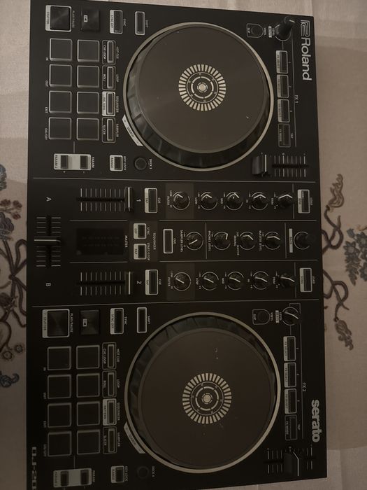 Consola Roland dj202