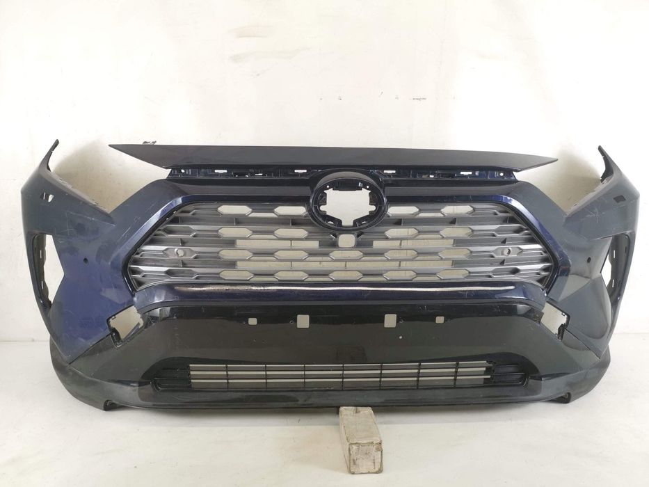 Предна броня Тойота РАВ4 5 [ - ] Оригинална В добро състояние Toyota R