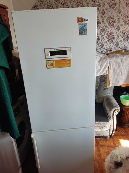 Продам холодильник LG No Frost express cool. 180см.
