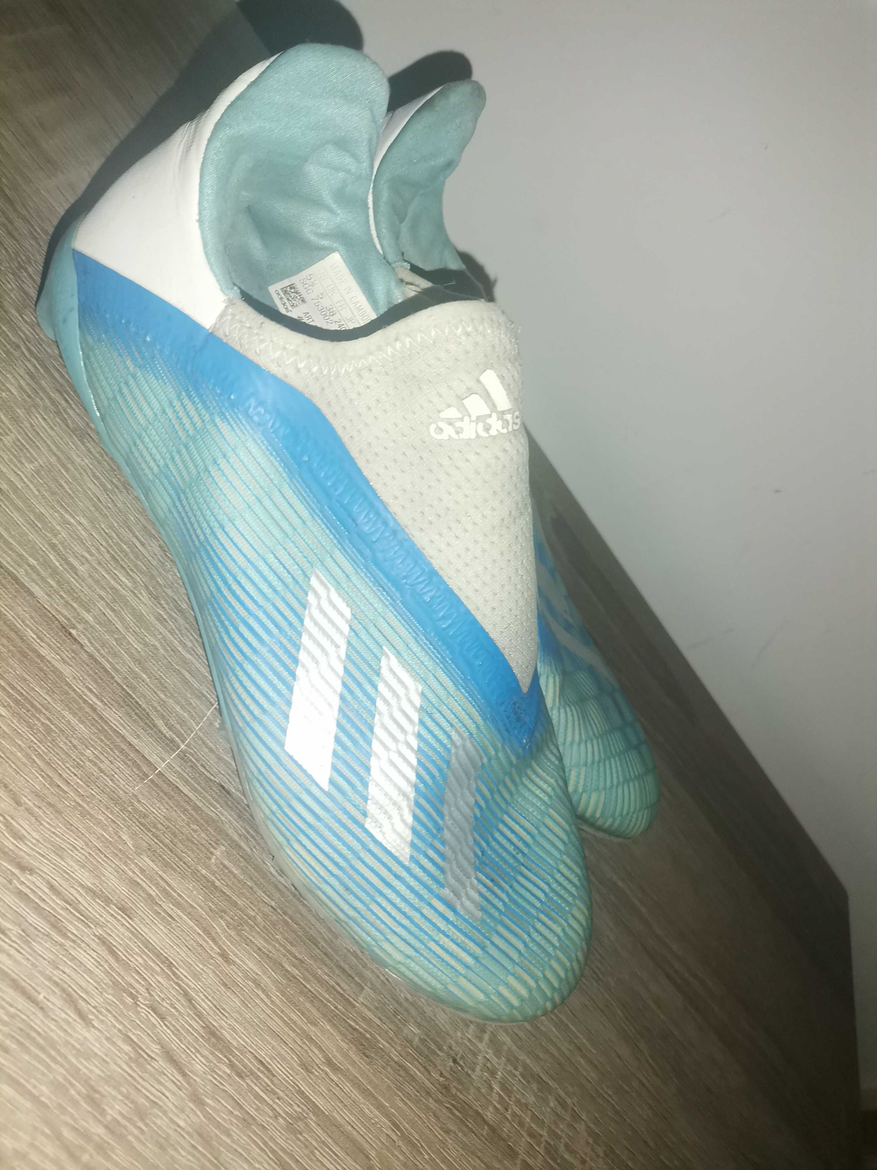 Ghete pentru fotbal firma adidas mărimea 38