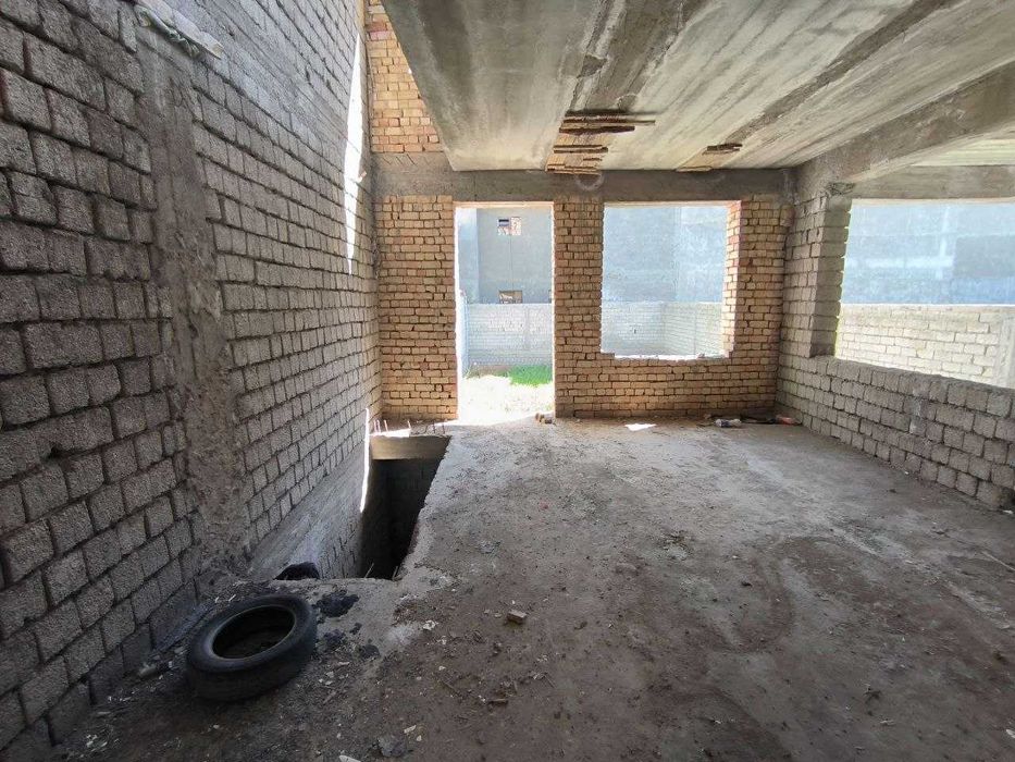 Продается 2 этажный дом в виде коробки в Ханабад. Ориентир 352 школа.