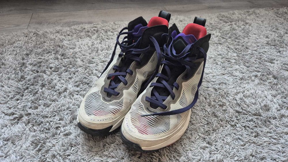 Nike Air Jordan Lakers Edition