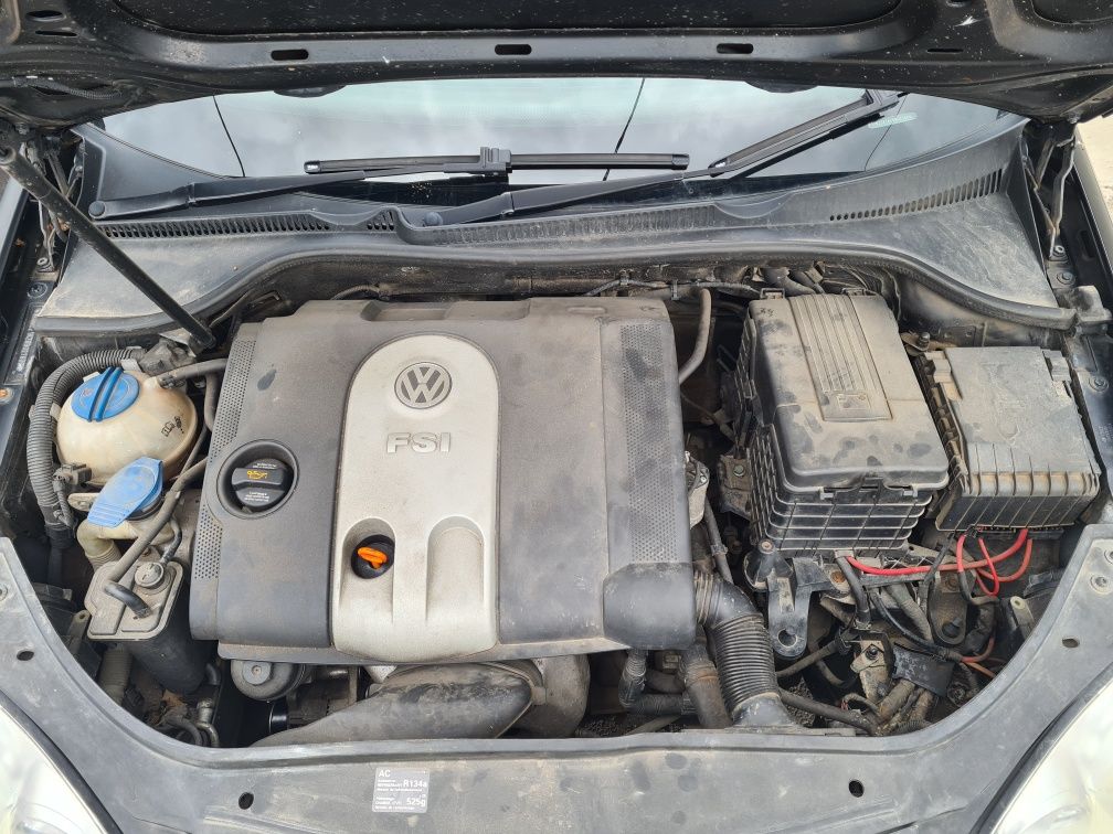 // САМО НА ЧАСТИ //
VW Golf MK5, 1.6FSI, 6 скорости, десен волан