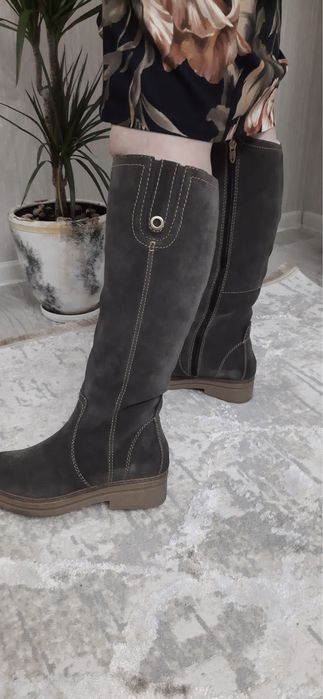 Сапоги новые 38р 40000т