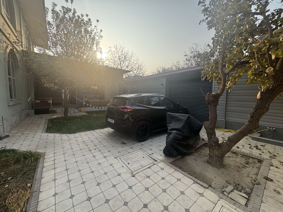 Два дома на одном участке 9соток