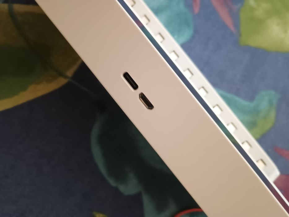 зарядно за батерии АА/ААА