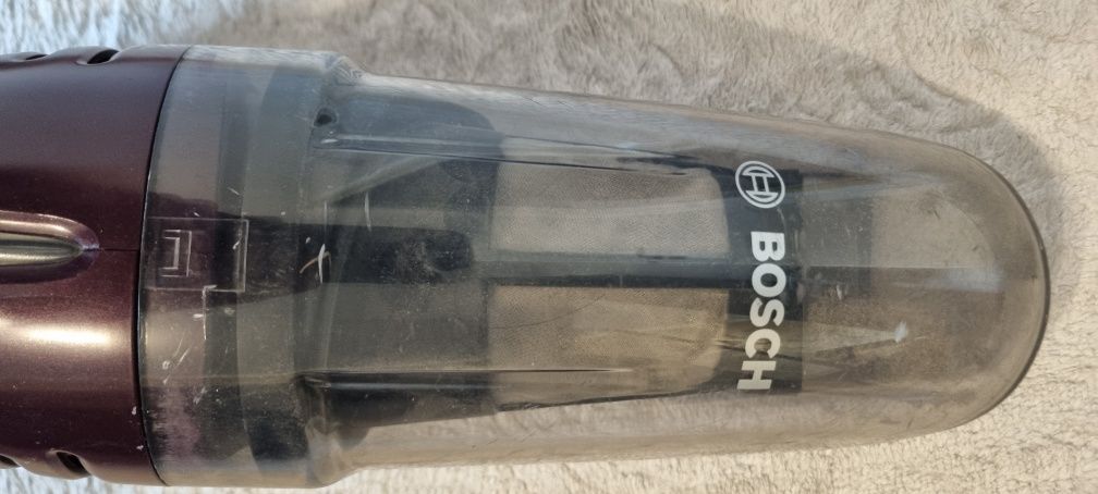 Aspirator de mana Bosch cu acumulator, fara fir