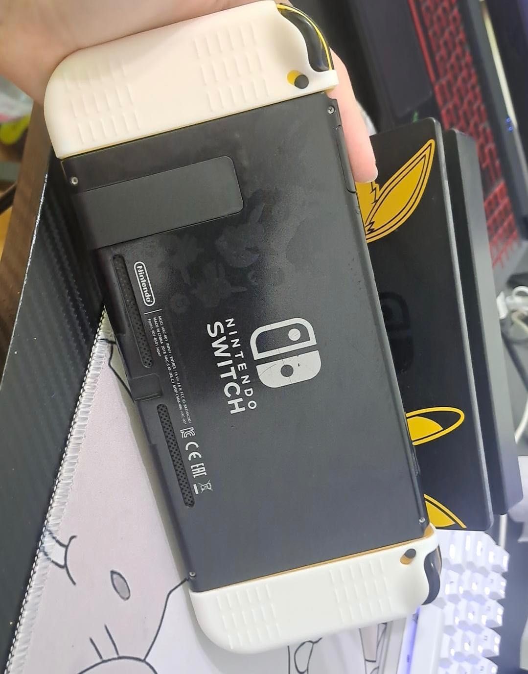 Nintendo Switch Let’s Go Eevee – Limited Edition