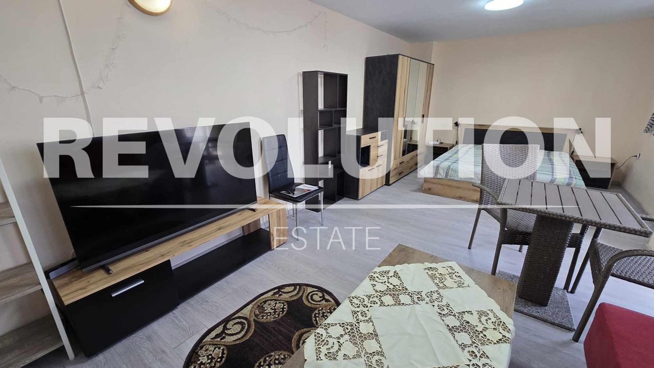 Дава се под наем Етаж от къща в Варна, м-т Траката - 60 кв.м за 1000 € - Снимка #3