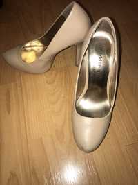 Pantofi nude cu toc