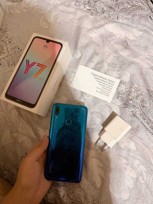 Смартфон Huawei Y7 (2019) 3/32Gb