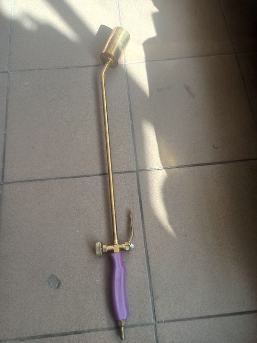 Vînd arzătoare de pus carton pîrlit porci preț 10lei și 25lei