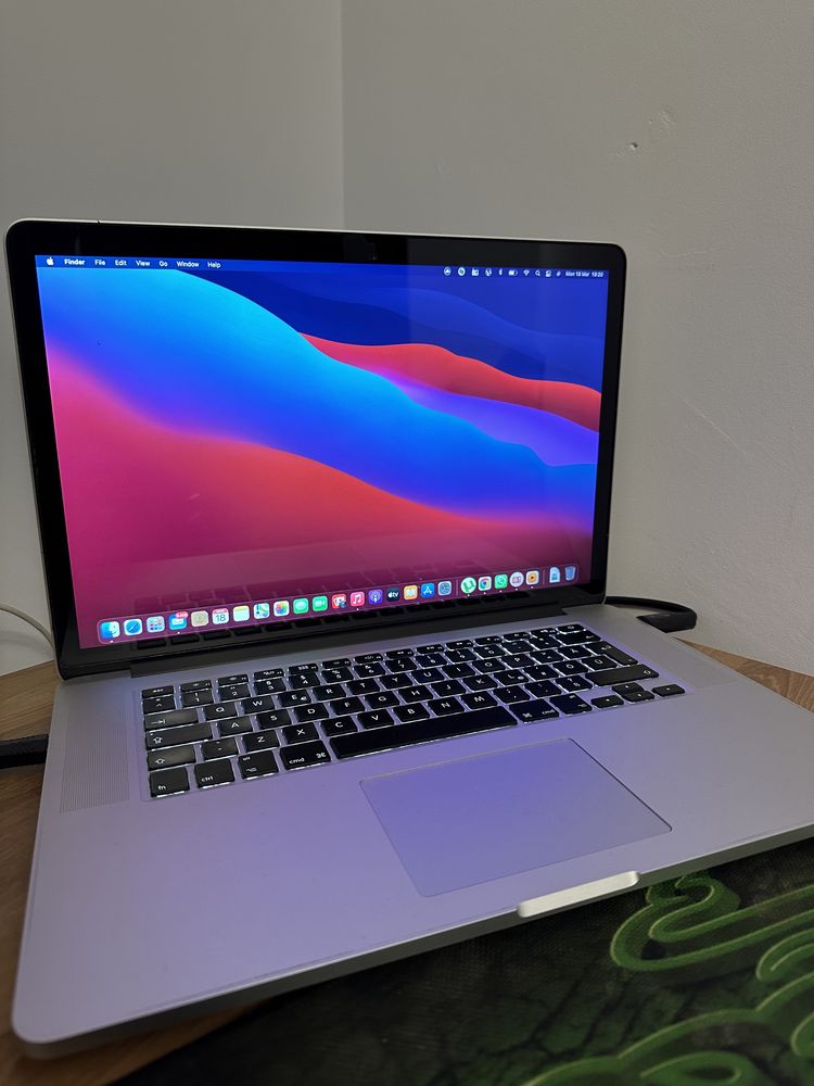 Macbook pro 15 model A1398, 512gb , i7 2,5 Ghz