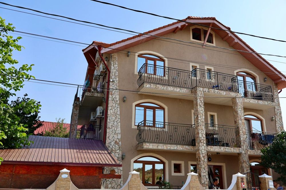 Închiriez vila pentru petreceri si revelion  liber Beach Pleass