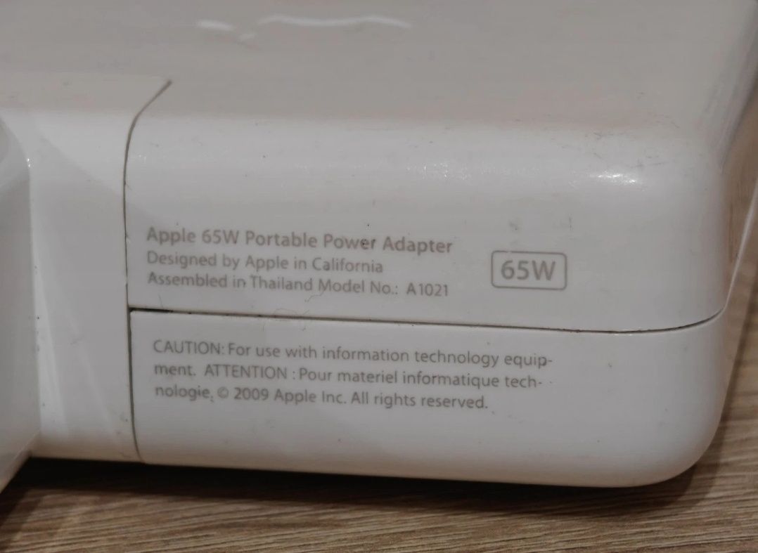 Încărcător macbook 65w