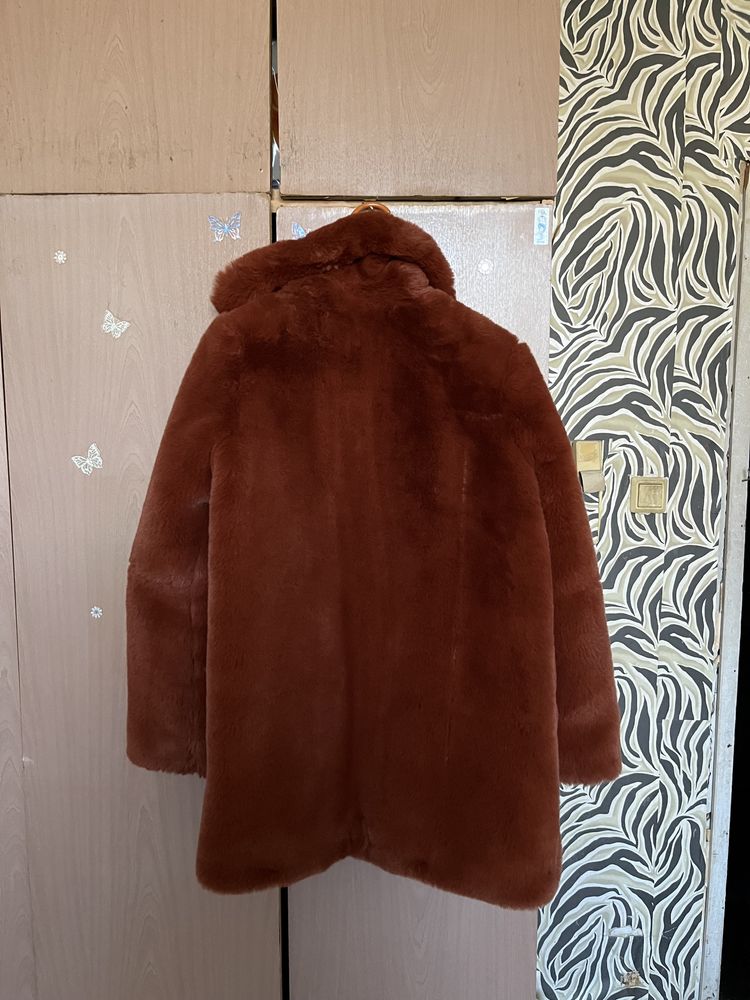 Яке с пух bershka